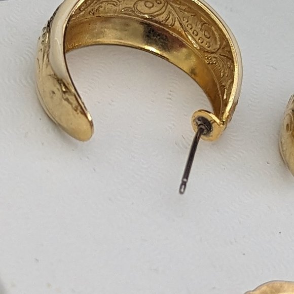 1970s Earrings Cream and Gold Enamel Art are for Pierced Post Gold plated Cute - Picture 10 of 13